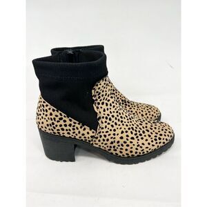 Qupid Chelsea Ankle Boots Women's 10 Cheetah Bootie Spotted Faux Suede Zip-Up